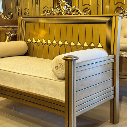 Tie bed