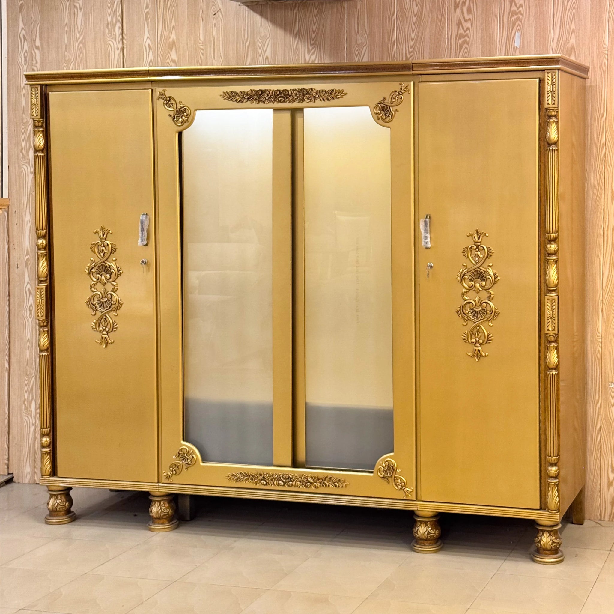 Jumbo 4 Door Cupboard
