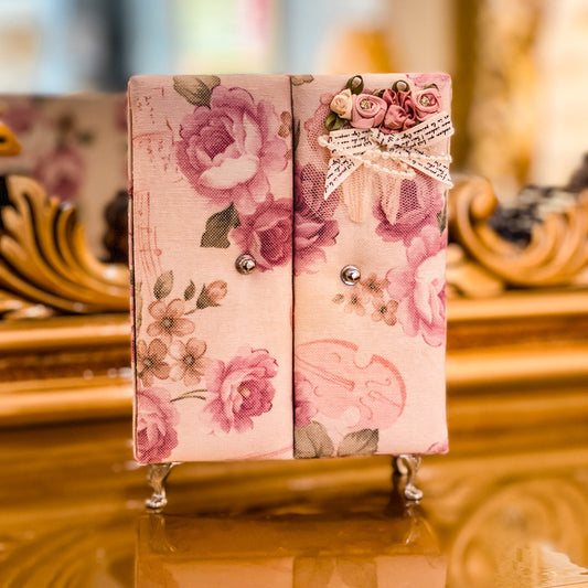 Mini cupboard jewelry box